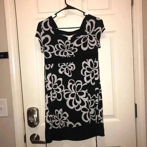 🧾 Black and White Floral Dress